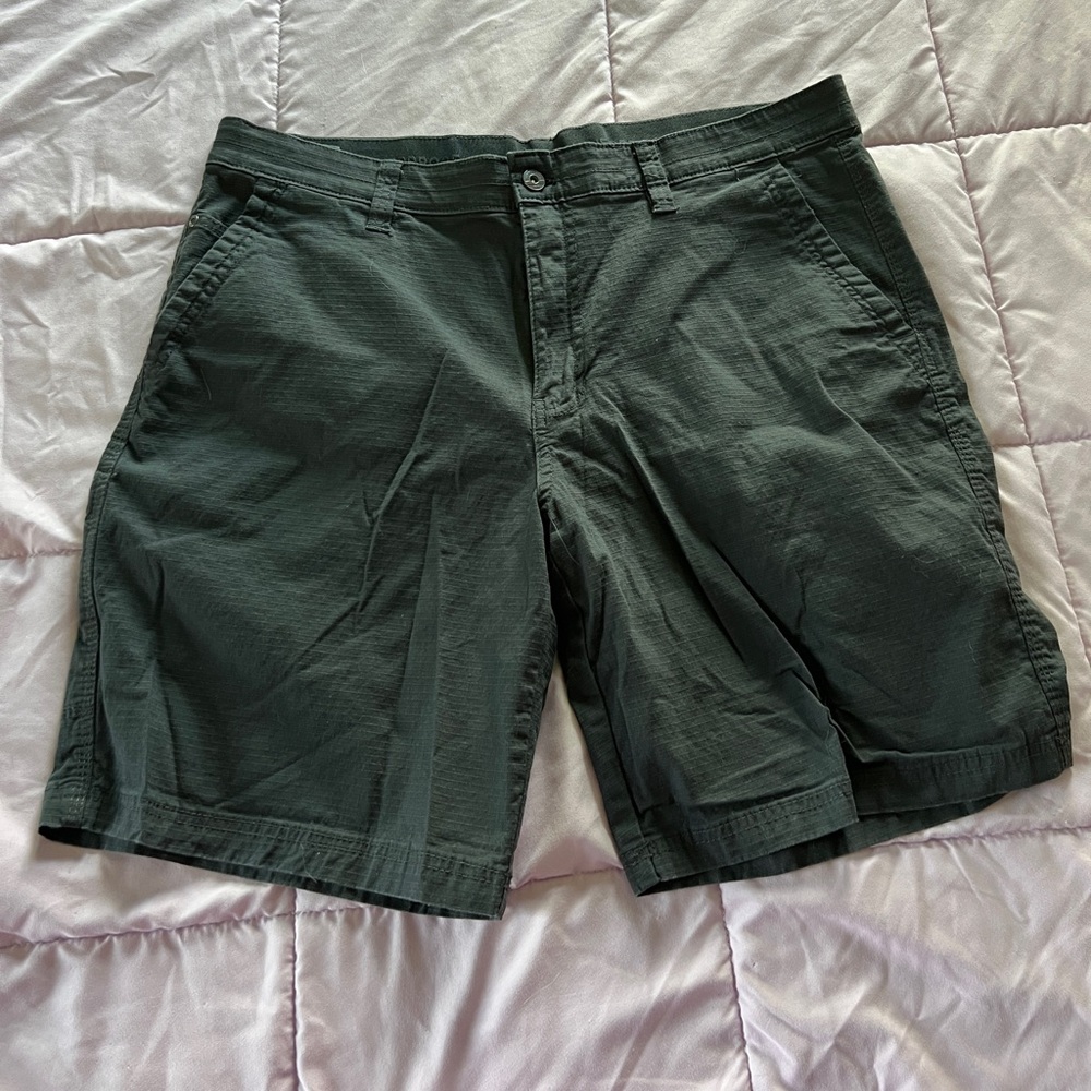 Weatherproof Men's Dark Green Cargo Shorts